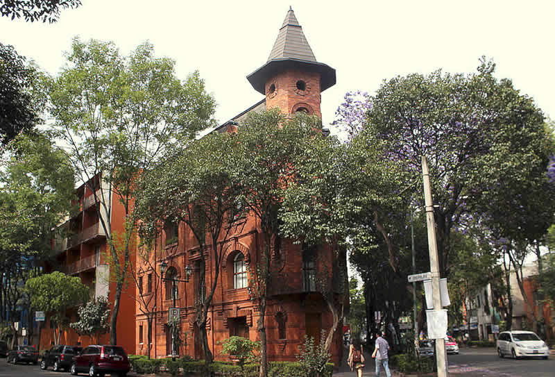 Moda Emergente y Diseño en la Juárez